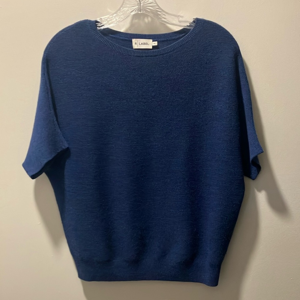 R Label: The Reset essential pullover